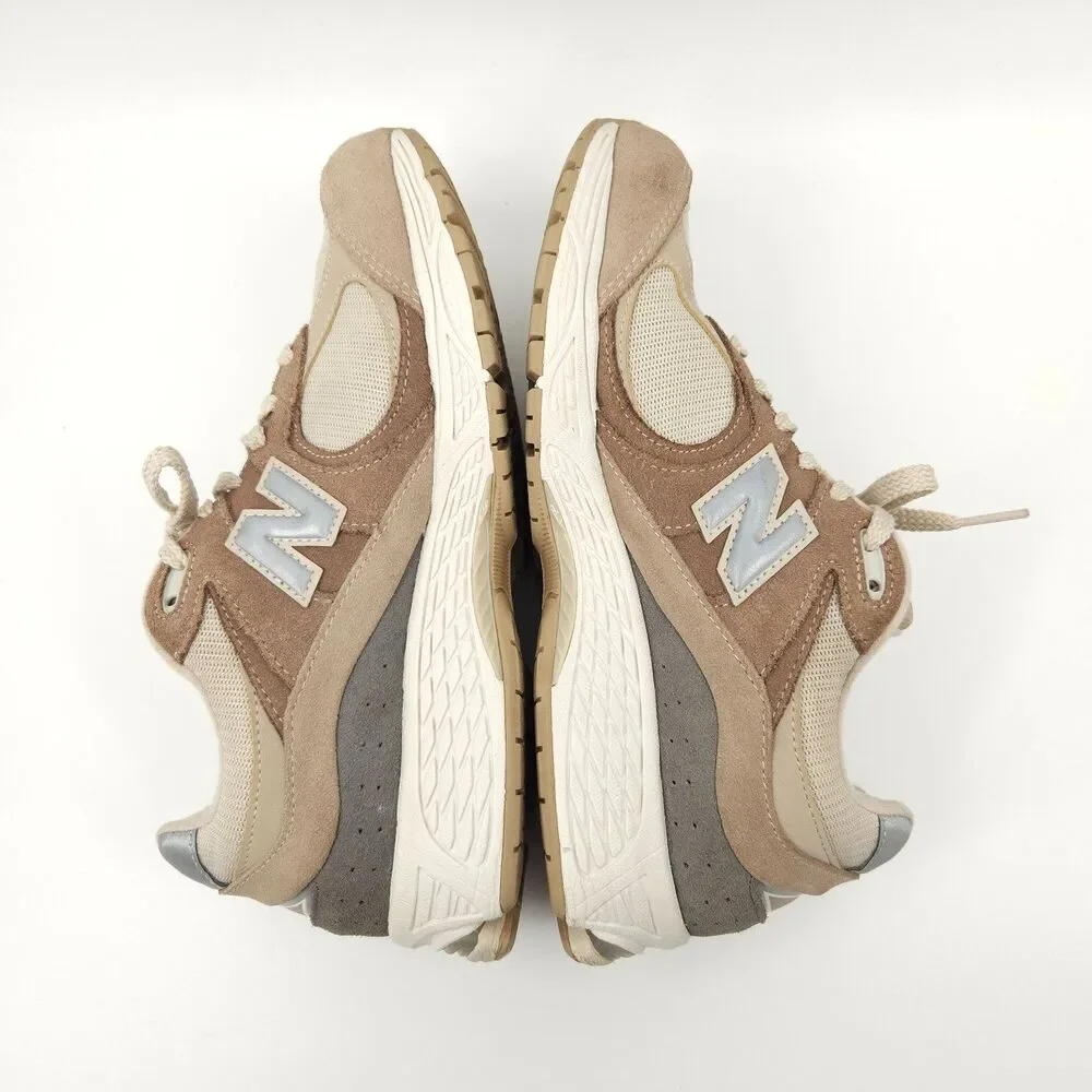 New Balance 2002R Shoes Womens Size 10 Men 8.5 Beige White Athletic Running